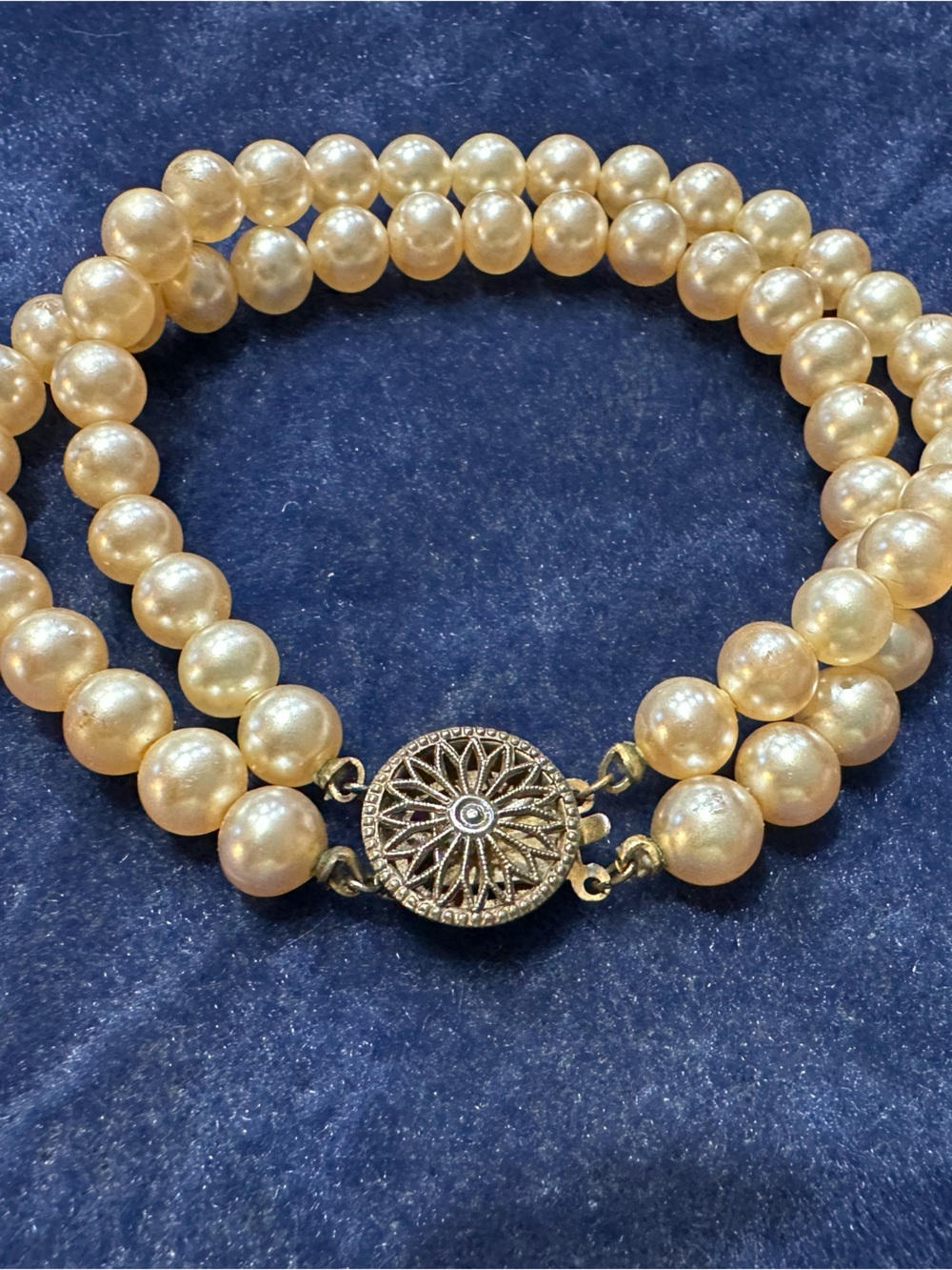 Pulsera Vintage Gold Pearl Double-Strand Bracelet with Decorative Clasp
